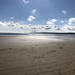 Sunsets And Sandcastles - Part Of The The Bay Village With Pool, Gym And Direct Access, Pub, Restaurant, Tennis And Meadows Walks Feriehus