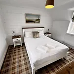 Sunsets And Sandcastles - Part Of The The Bay Village With Pool, Gym And Direct Access, Pub, Restaurant, Tennis And Meadows Walks * Filey