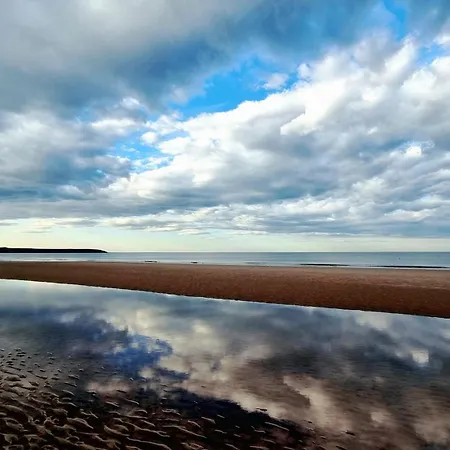Sunsets And Sandcastles - Part Of The The Bay Village With Pool, Gym And Direct Access, Pub, Restaurant, Tennis And Meadows Walks *