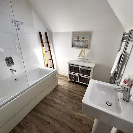 Sunsets And Sandcastles - Part Of The The Bay Village With Pool, Gym And Direct Access, Pub, Restaurant, Tennis And Meadows Walks