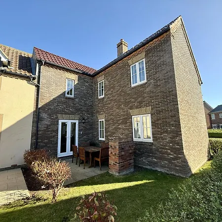 Sunsets And Sandcastles - Part Of The The Bay Village With Pool, Gym And Direct Access, Pub, Restaurant, Tennis And Meadows Walks Semesterbostad