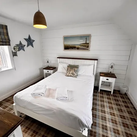 Sunsets And Sandcastles - Part Of The The Bay Village With Pool, Gym And Direct Access, Pub, Restaurant, Tennis And Meadows Walks