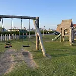 Sunsets And Sandcastles - Part Of The The Bay Village With Pool, Gym And Direct Access, Pub, Restaurant, Tennis And Meadows Walks *